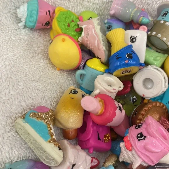 SHOPKINS Random Pieces - Lot of 50 - Picture 5 of 5